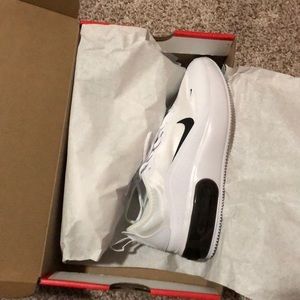 Women’s Nike air max dia